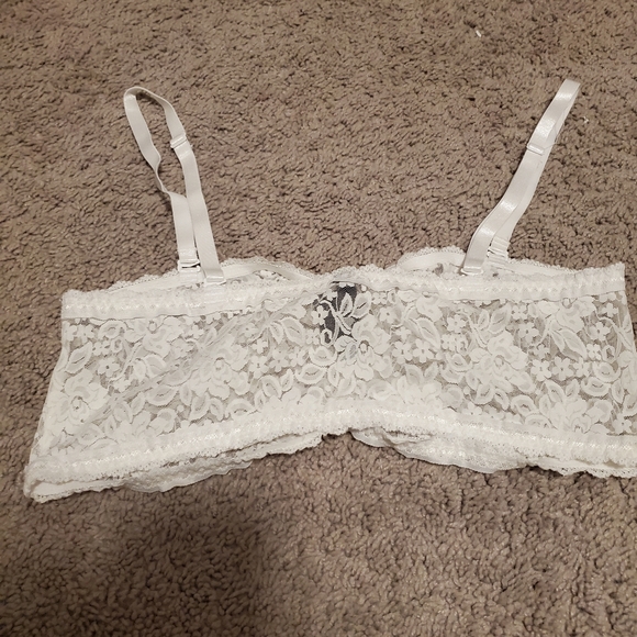 Torrid Elegant White Lace Bralette Size 1X - Picture 2 of 5
